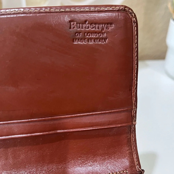 Burberrys Vintage Bifold Wallet - Picture 6 of 16